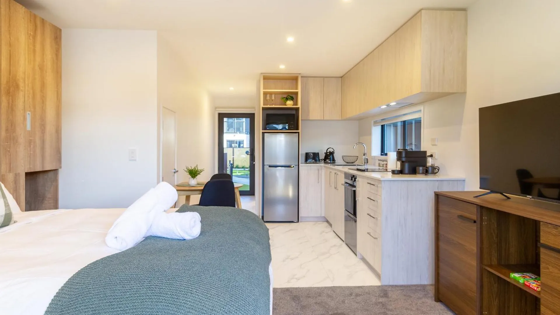 Single Level Studio Escape On Wilmer St - Central Christchurch Apartamento
